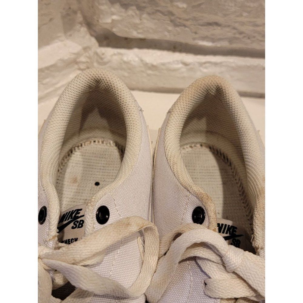 Nike White Sneakers Minimalist Design - Picture 8 of 12